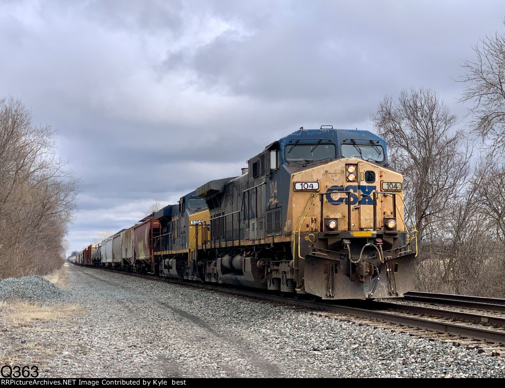 CSX 104 on Q363